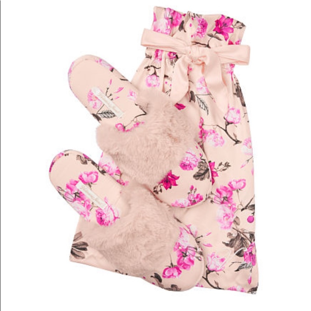 🎉Few Left!🎉Pretty Pink🎉Satin Slippers & Bag!🎉